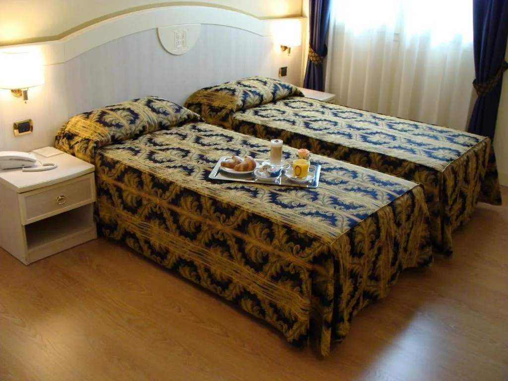 Camera Doppia con Letti Singoli — Hotel Belforte