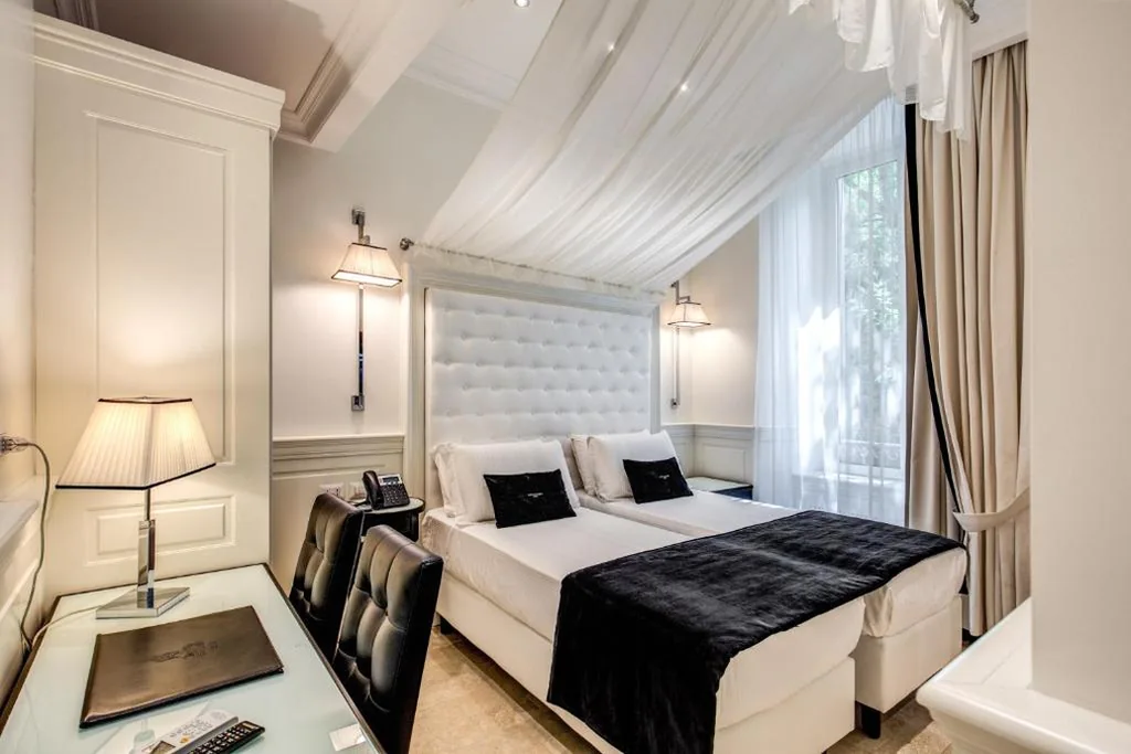 Camera Doppia con Letti Singoli — Hotel dei Quiriti Suite