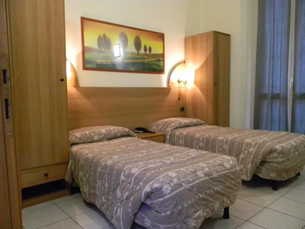 Camera Doppia con Letti Singoli — Hotel Eden