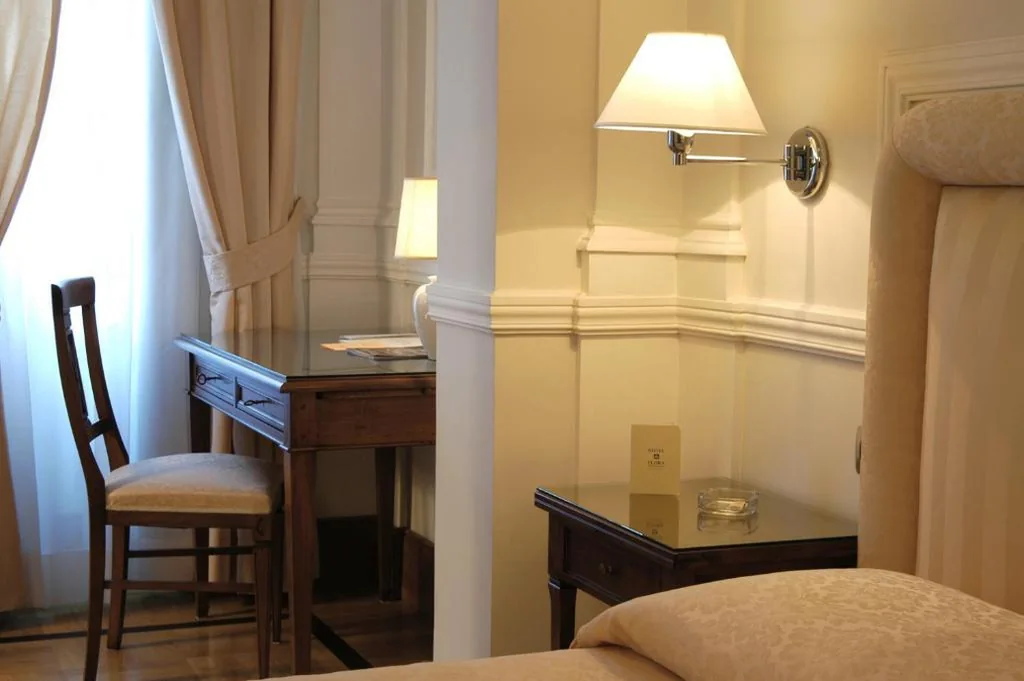 Camera Doppia con Letti Singoli — Hotel Flora