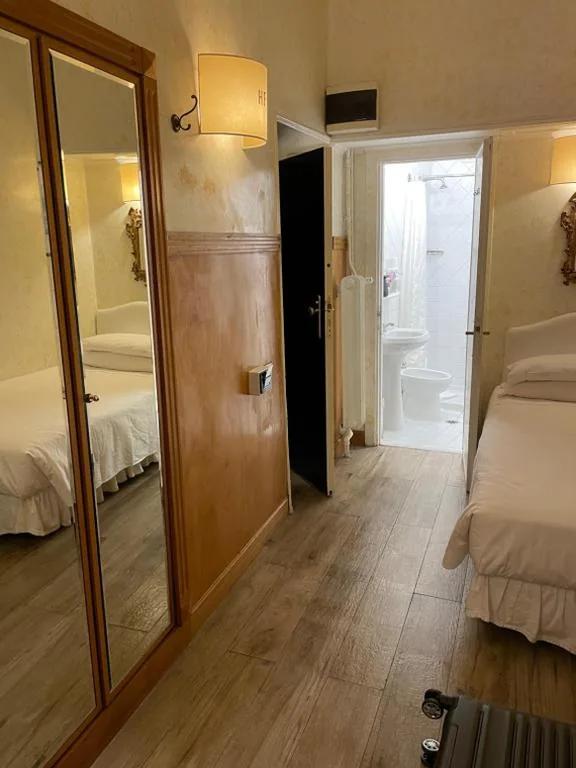 Twin Room — Hotel Fontana