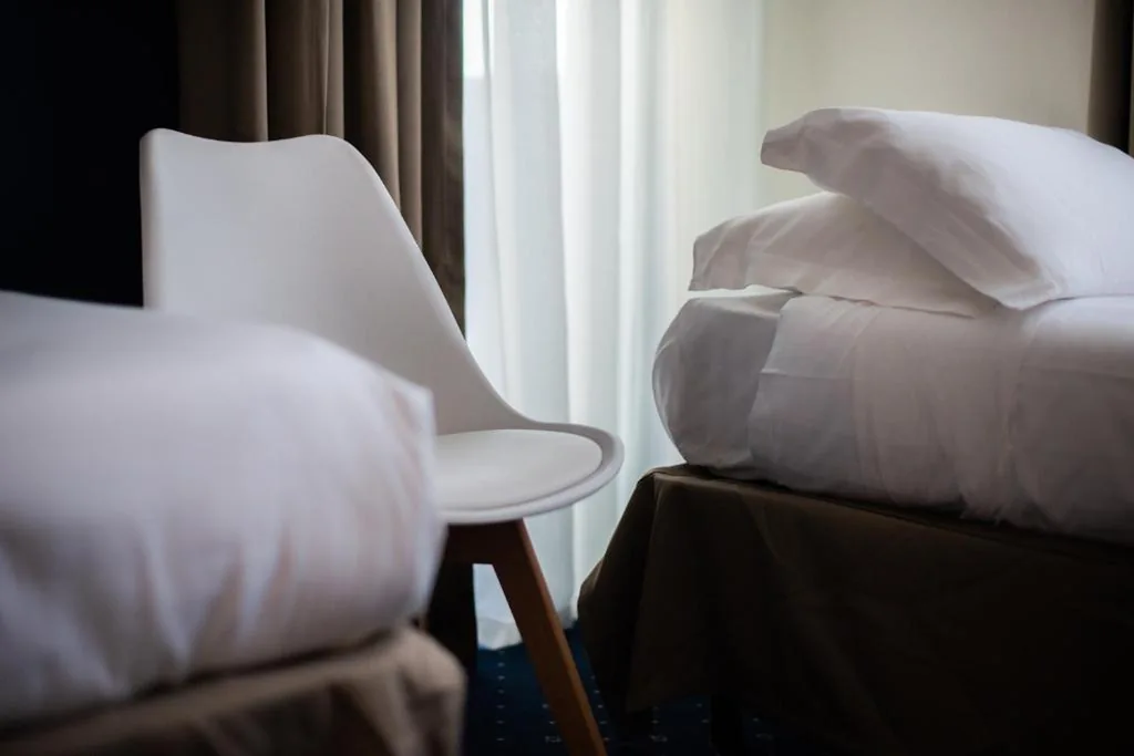 Double Room with Single Beds — Hotel Glis