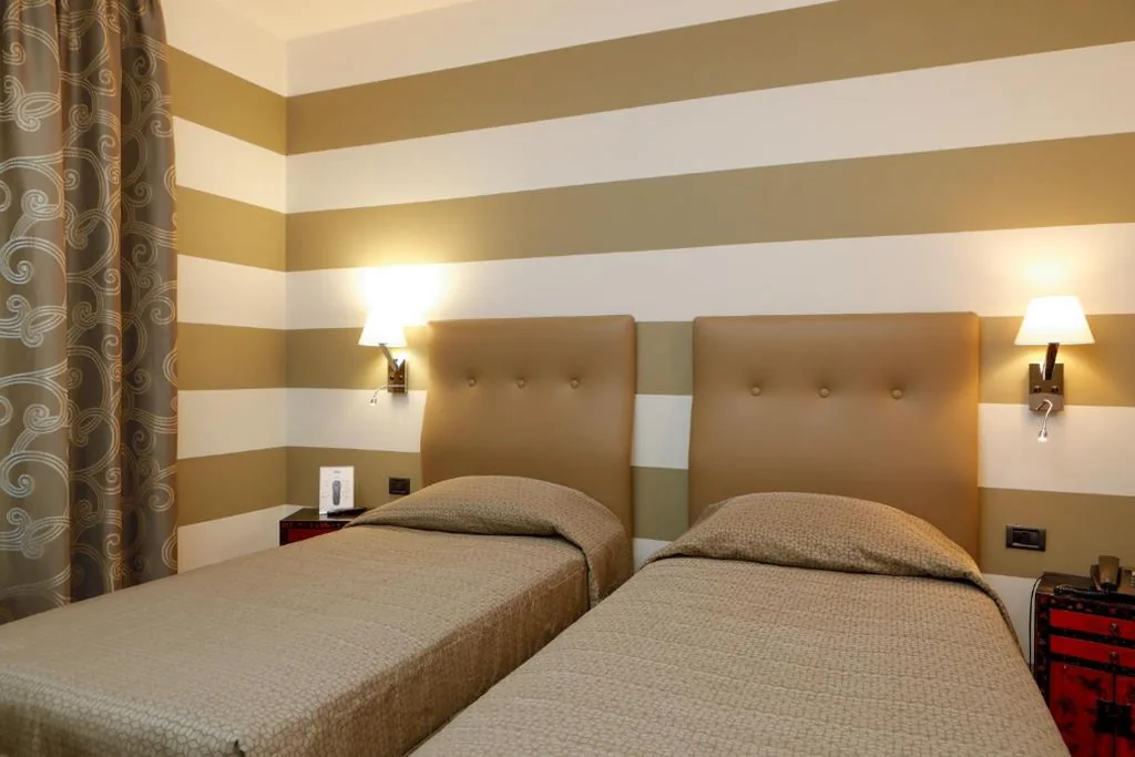 Twin Room — Hotel Lancaster
