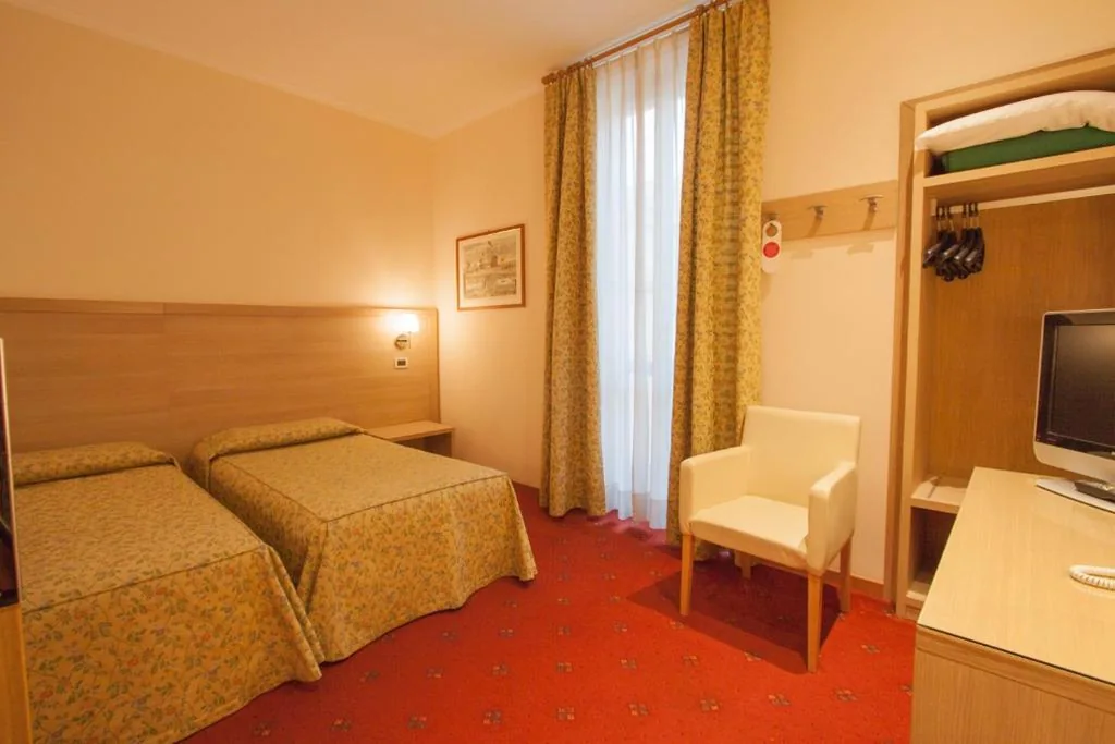 Camera Doppia con Letti Singoli — Hotel Laurentia