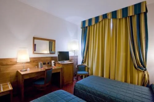 Camera Doppia con Letti Singoli — Hotel Master