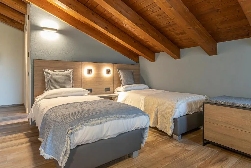 Twin Room — Hotel Mon Émile