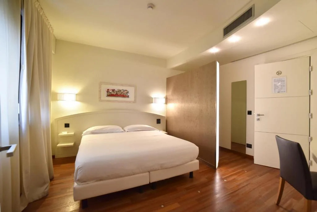 Camera Doppia con Letti Singoli — Hotel Napoleon