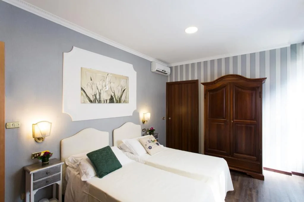 Twin Room — Hotel Residenza In Farnese