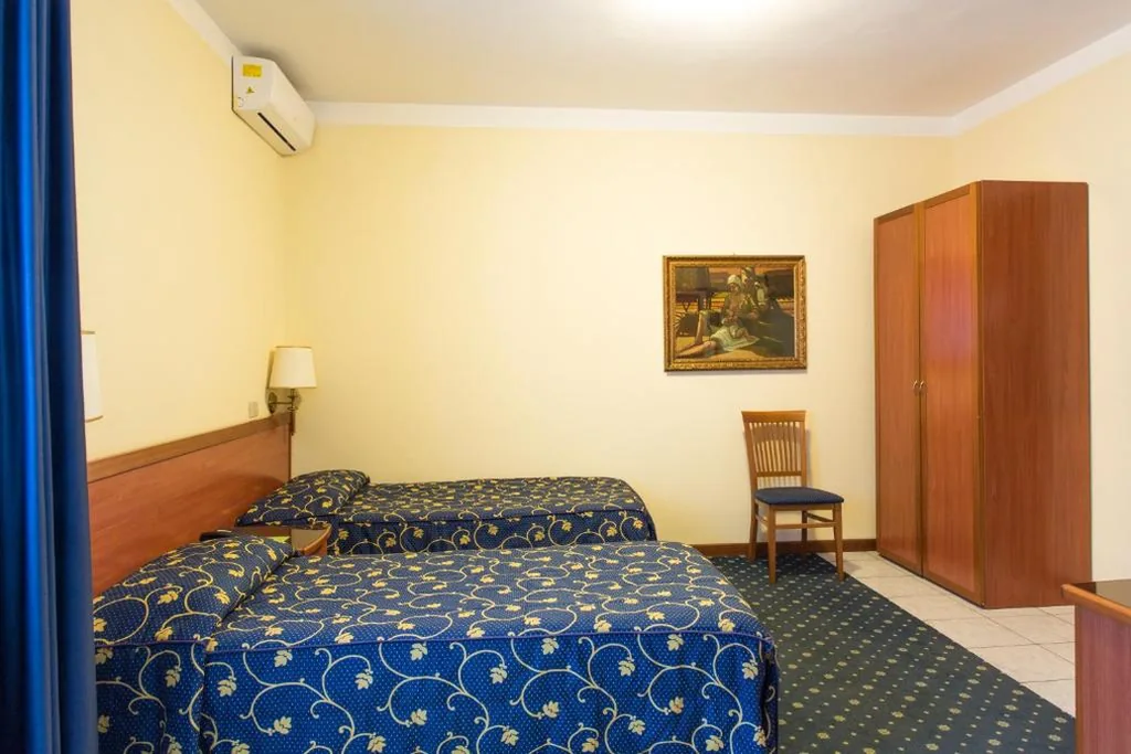Camera Doppia con Letti Singoli — Hotel Ristorante Paladini