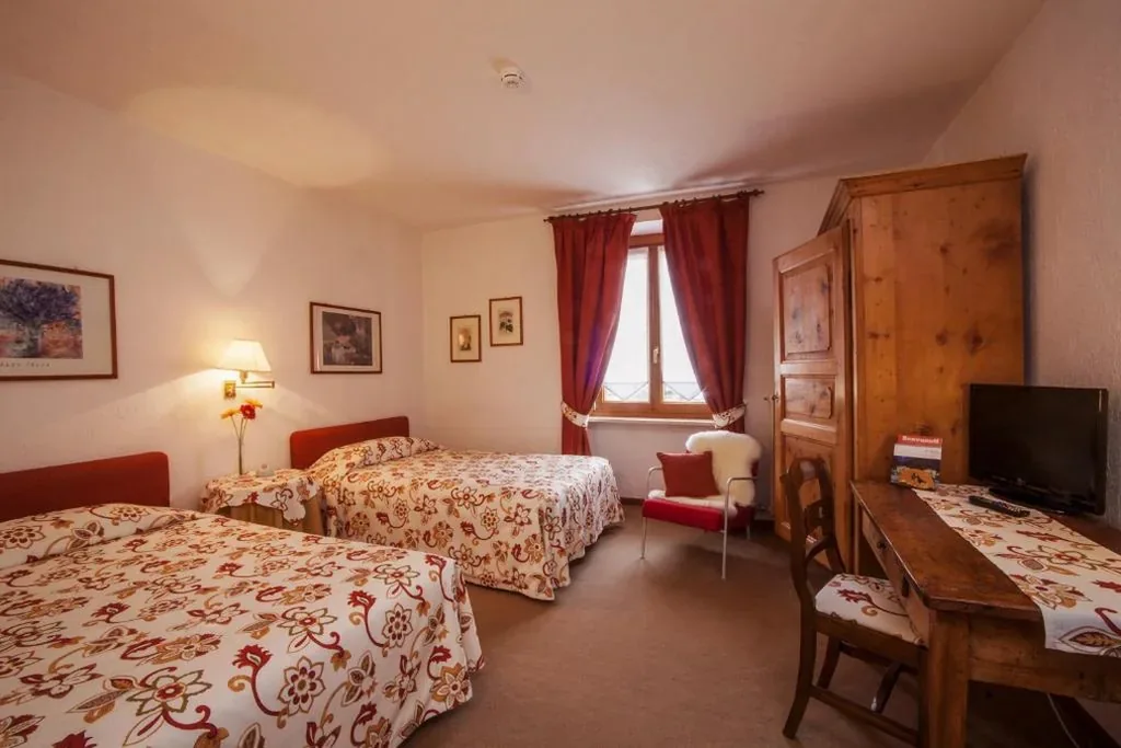 Twin Room — Hotel Ruitor