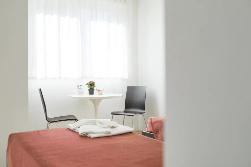Camera Doppia con Letti Singoli — Hotel Sharing