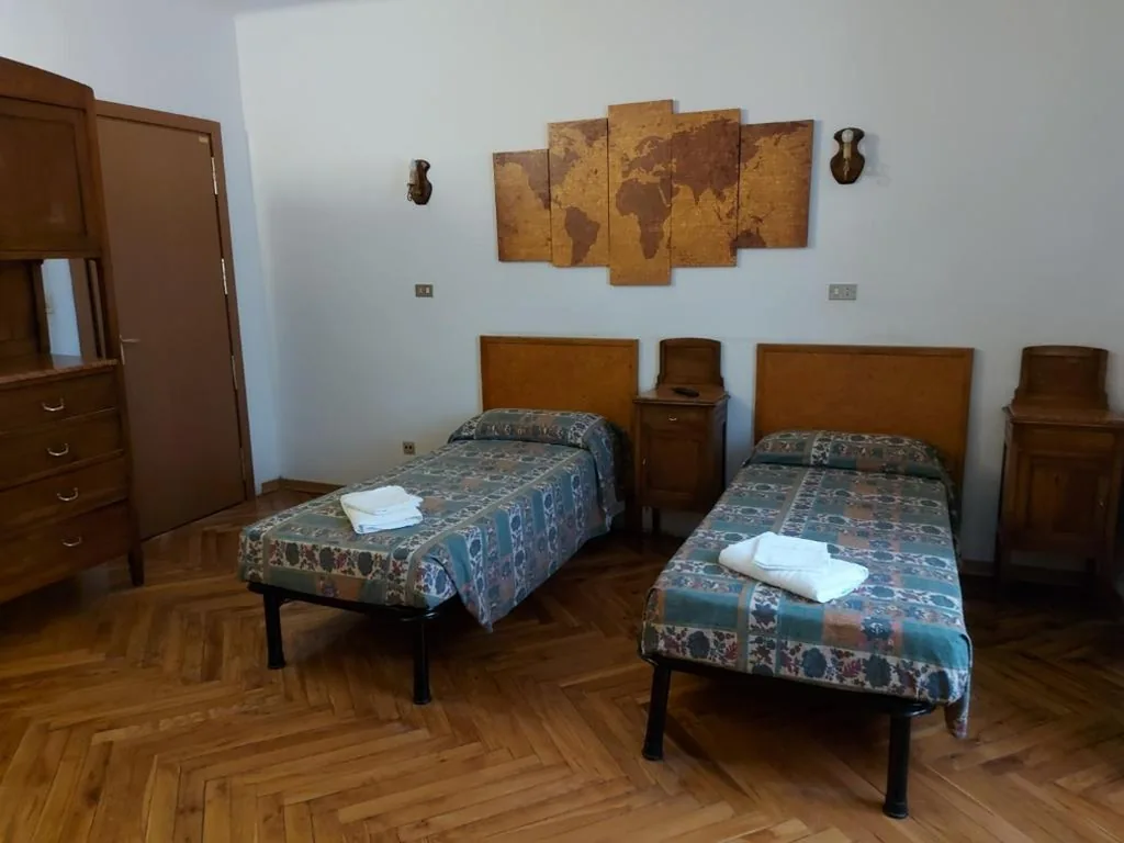 Twin Room — Hotel Sommeiller