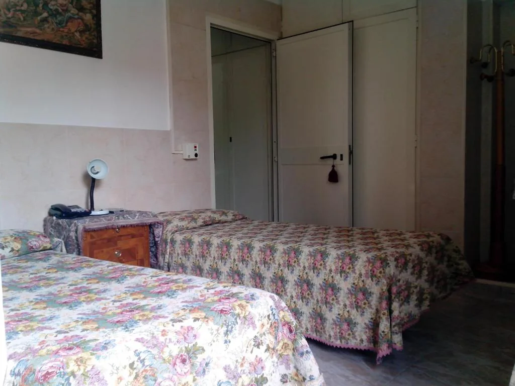 Camera Doppia con Letti Singoli — Hotel Stadler 2