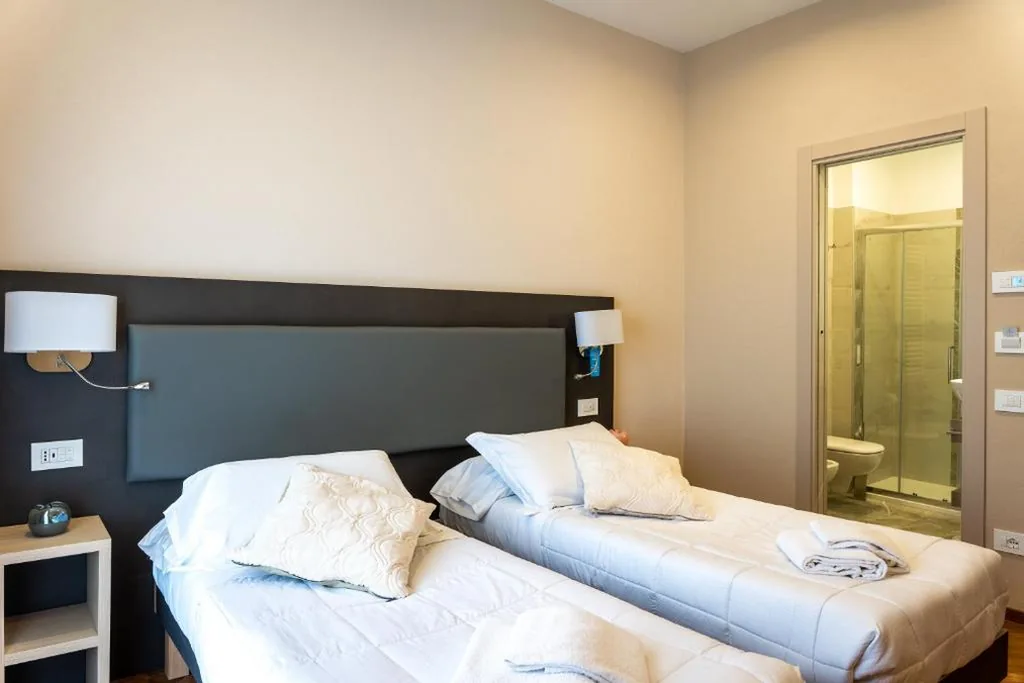 Camera Doppia con Letti Singoli — Hotel Victoria