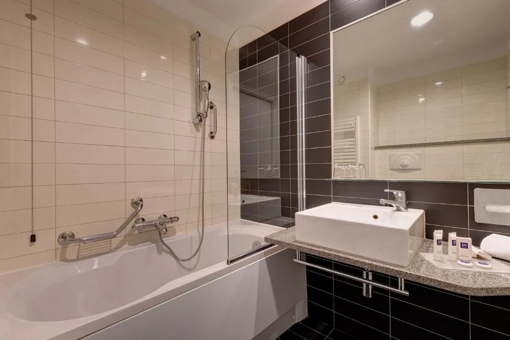 Camera Doppia con Letti Singoli — iH Hotels Roma Z3