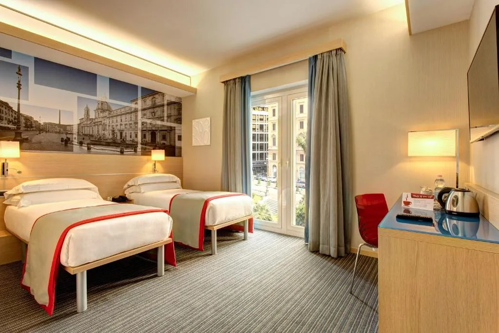 Twin Room — iQ Hotel Roma