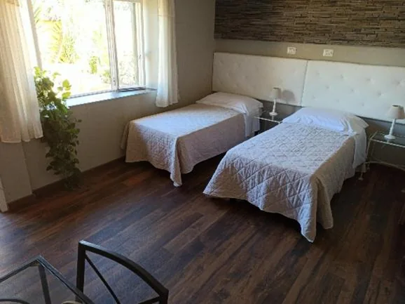 Twin Room — Orto Di Roma