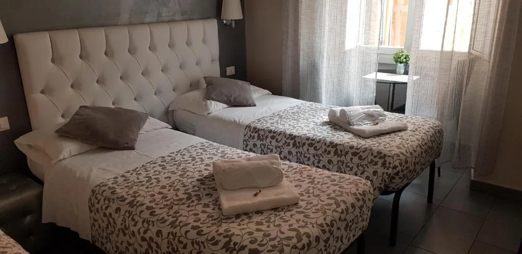 Camera Doppia con Letti Singoli — Relais Cavour Inn