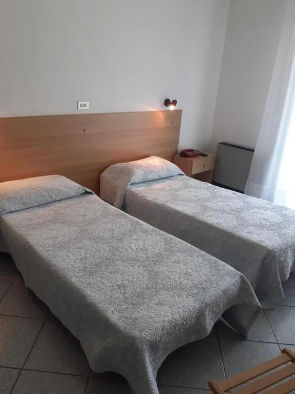 Twin Room — San Francisco rooms