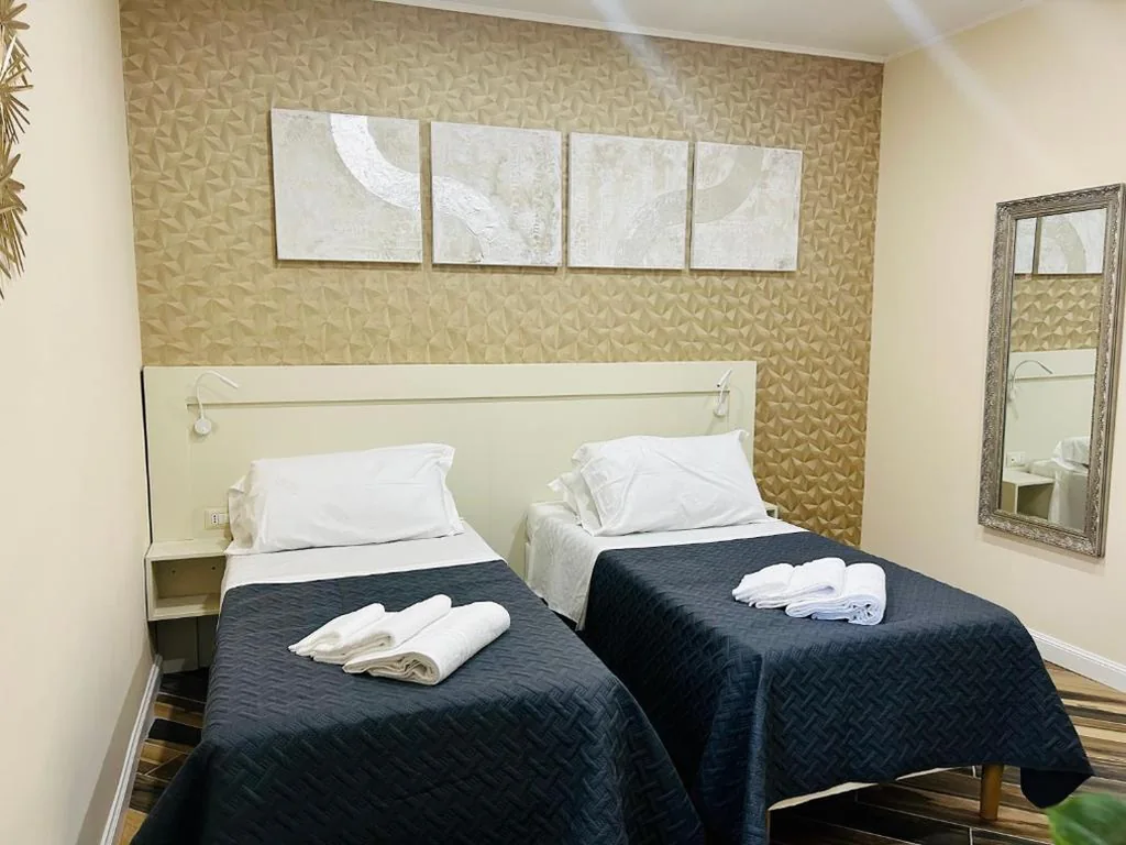 Double Room with Twin Beds — SD Vatican Rooms