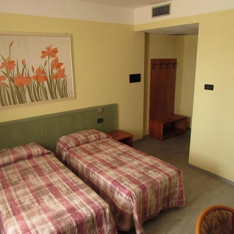 Spacious Twin Room — Hotel Alpi Del Mare