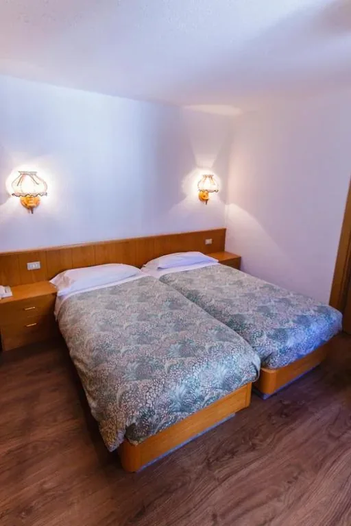 Camera Economy Doppia con Letti Singoli — Hotel Ottoz Meublé