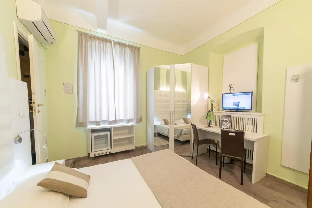 Economy Double/Twin Room — Albergo Pesce D’oro