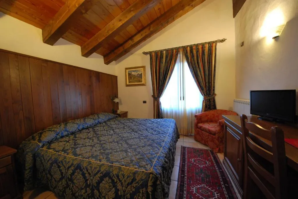 Economy Double/Twin Room — Hotel Bellevue