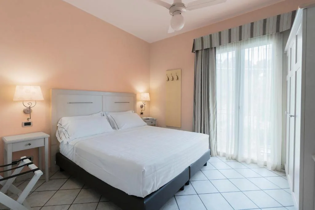 Camera Economy Matrimoniale/Doppia con Letti Singoli — Hotel Liliana Diano Marina