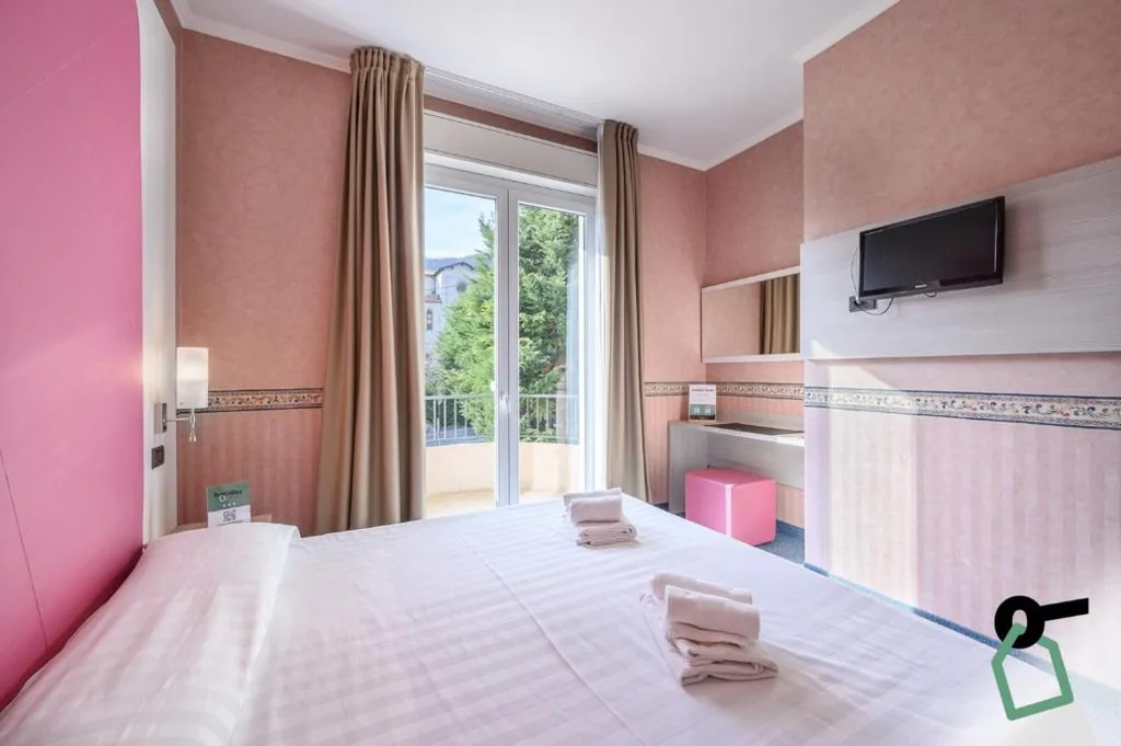 Camera Economy Matrimoniale/Doppia con Letti Singoli — Hotiday Room Collection – Stresa