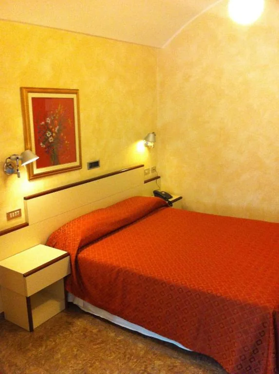 Economy Double Room/Twin Room — Le Petit Hotel