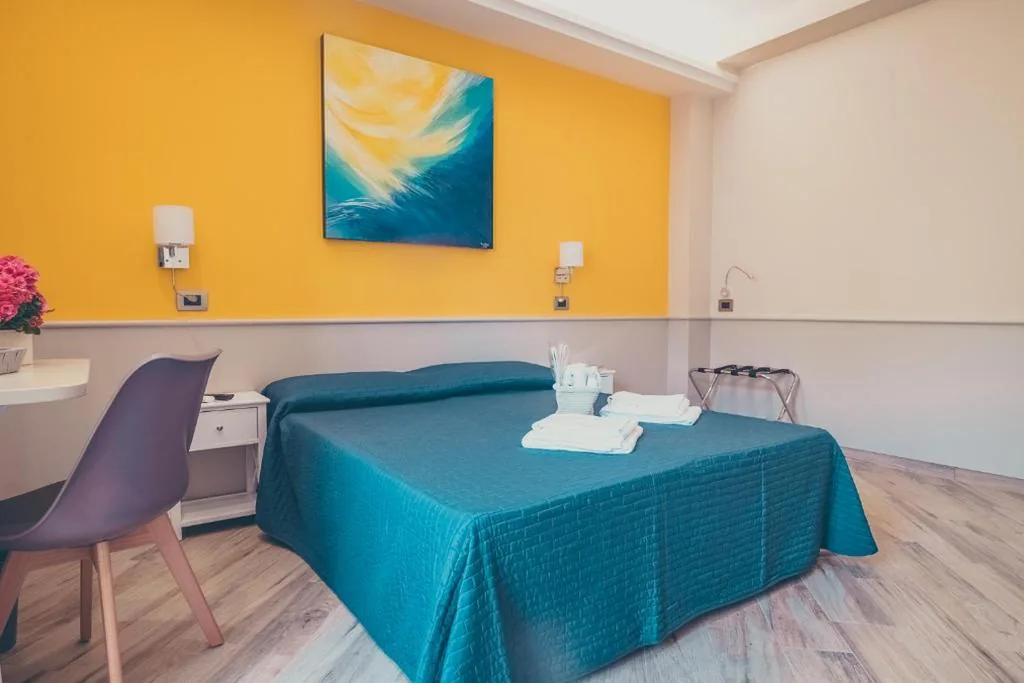 Economy Double/Twin Room with Single Beds — Oltre il Mare Guest House