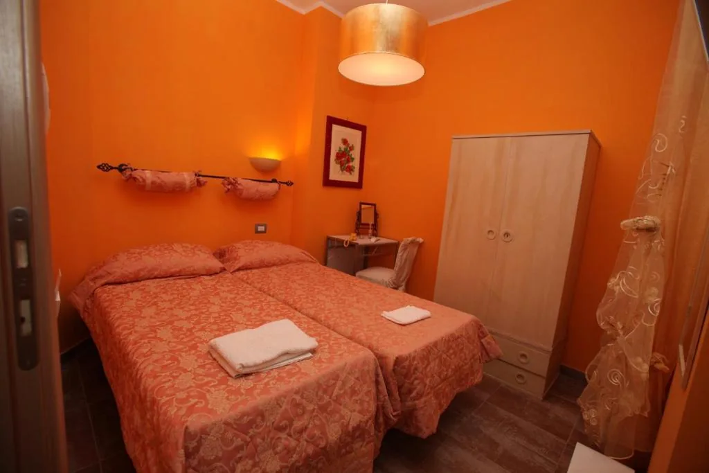 Economy Double/Twin Room — Roma Gianicolense