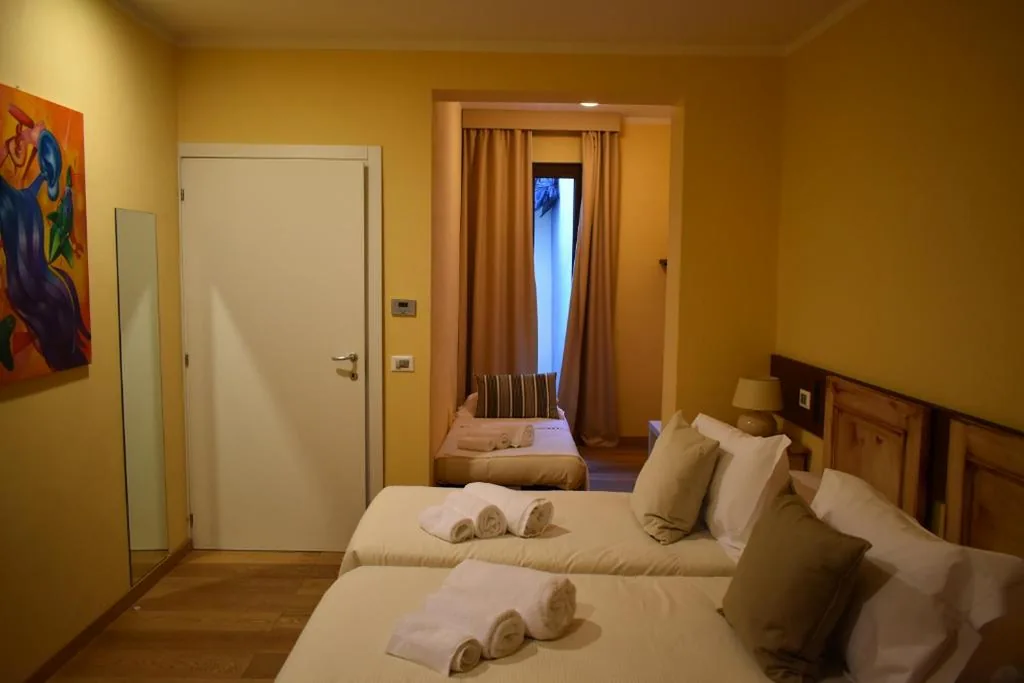 Camera Familiare (2 Adulti + 1 Bambino) — La Trigola