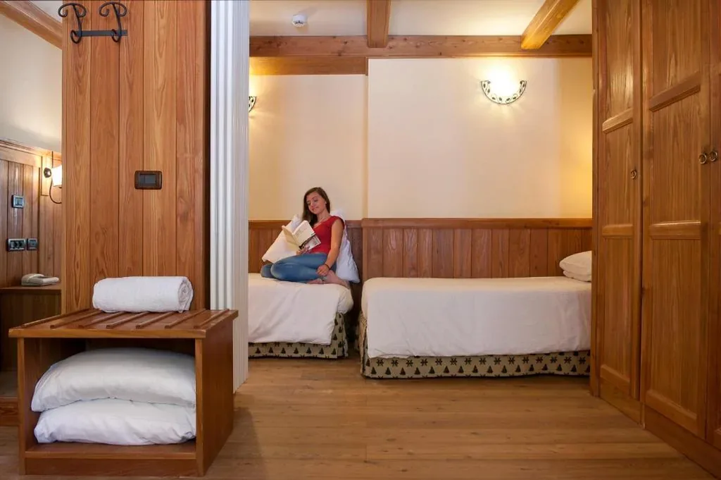 Camera Familiare (2 Adulti + 2 Bambini) — Hotel Castor