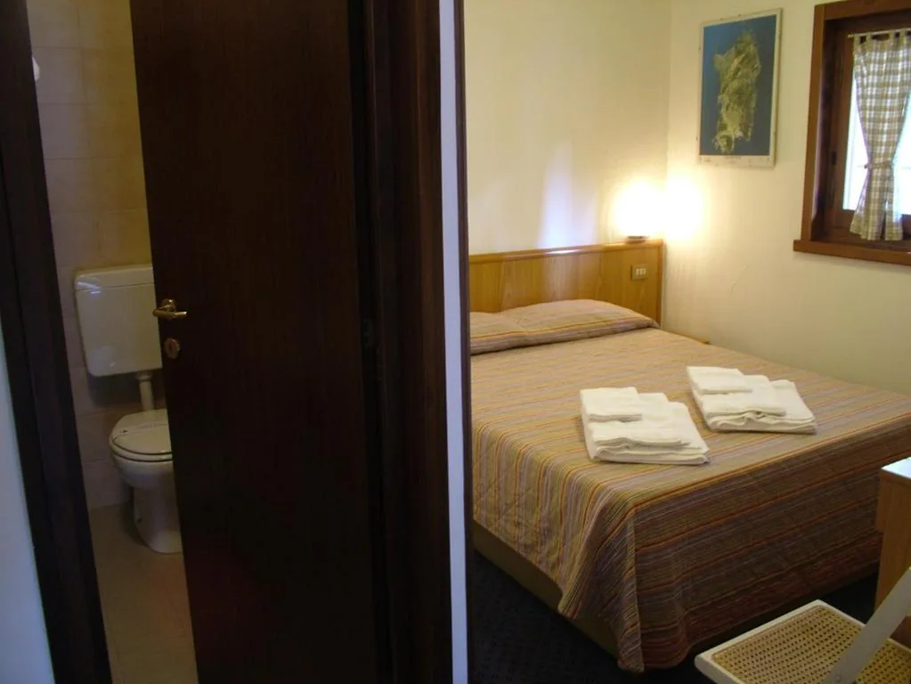 Camera Familiare (2 Adulti + 3 Bambini) — Hotel Marguareis