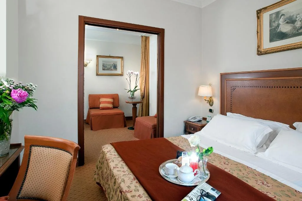 Camera Familiare (5 Adulti) — Pinewood Hotel Rome