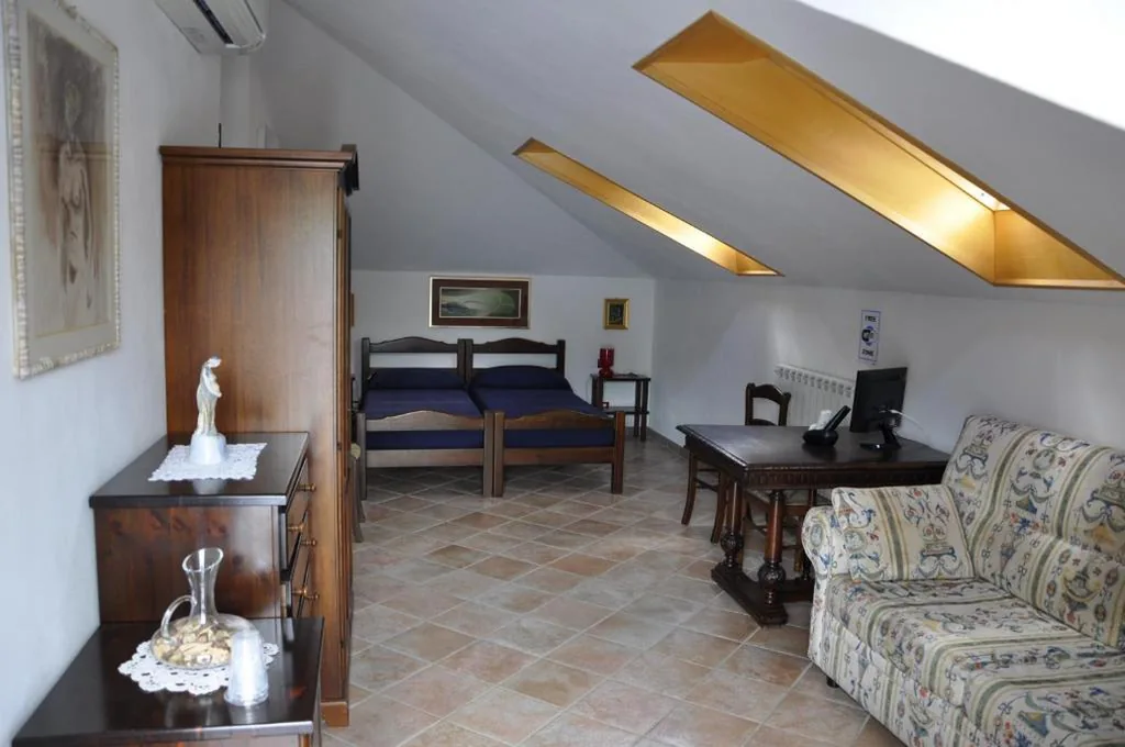 Family Room — Bed & Breakfast 4U PARCHEGGIO INTERNO