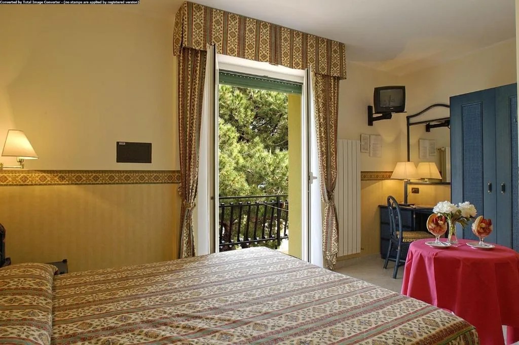 Camera Familiare Comfort (2 Adulti + 2 Bambini) — Hotel Casella