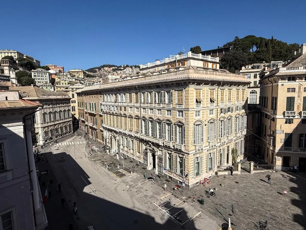 Camera Familiare con 1 Letto King-Size e 1 Letto Singolo e Vista Città - Non Fumatori — Best Western Hotel Metropoli