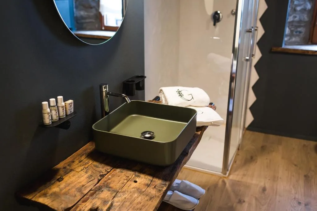 Camera Familiare con Bagno — Granuit room & breakfast