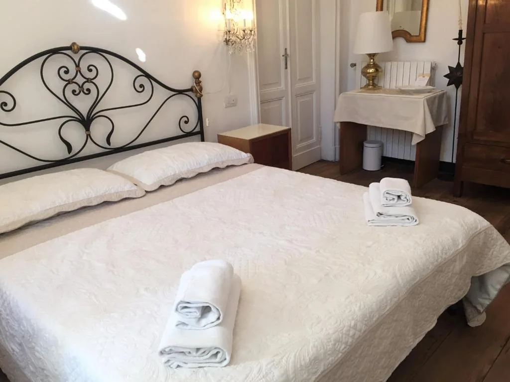 Family Room with Shared Bathroom — B&B Casa Del Priore