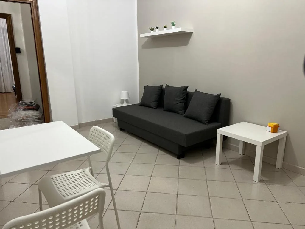 Camera Familiare con Bagno in Comune — Bed2Go Botticelli