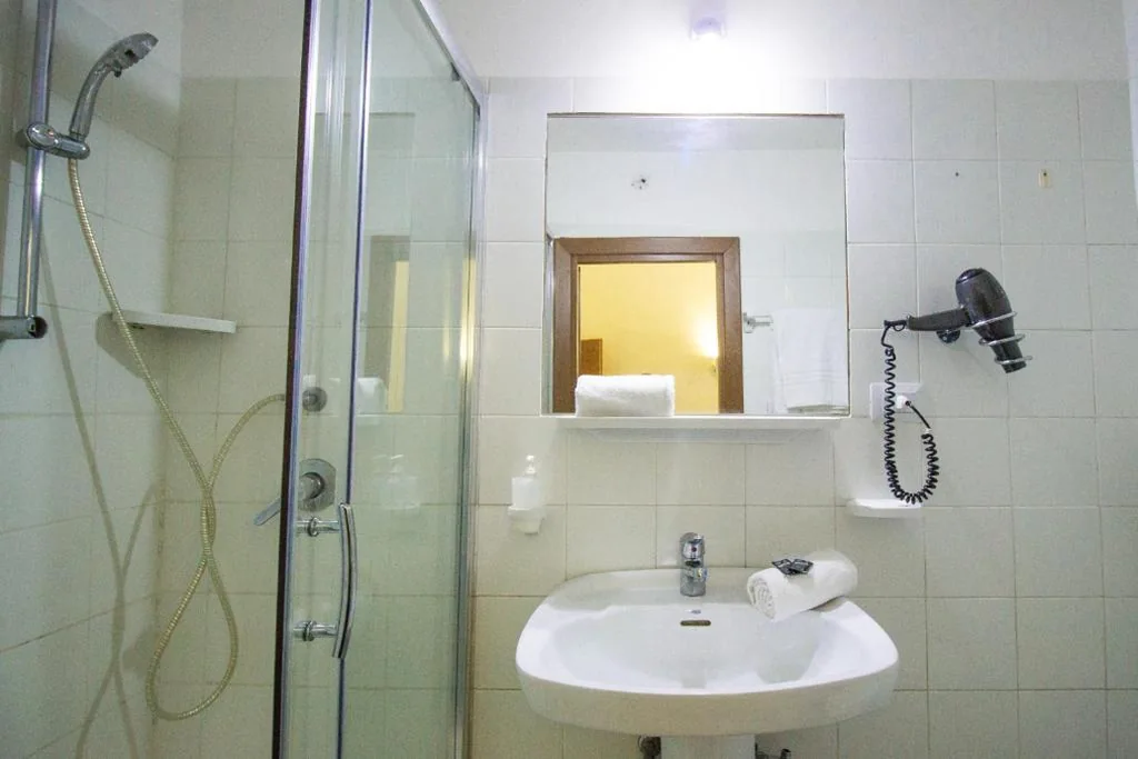 Family Room with Private Bathroom — Aquarium Termini