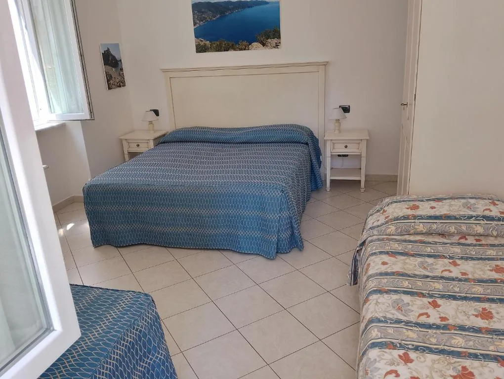 Camera Familiare con Bagno Privato — Ca’ del Golfo