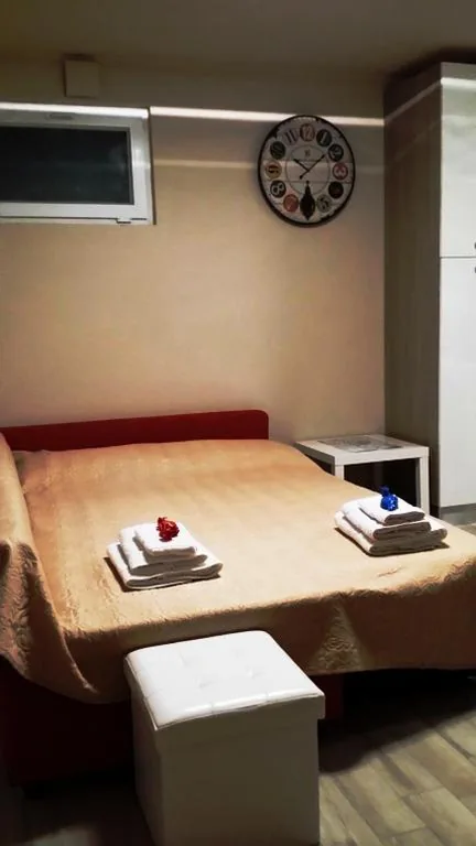 Camera Familiare con Bagno Privato — Casa di Sissy con Piscina Privata – Zona Villa Igea