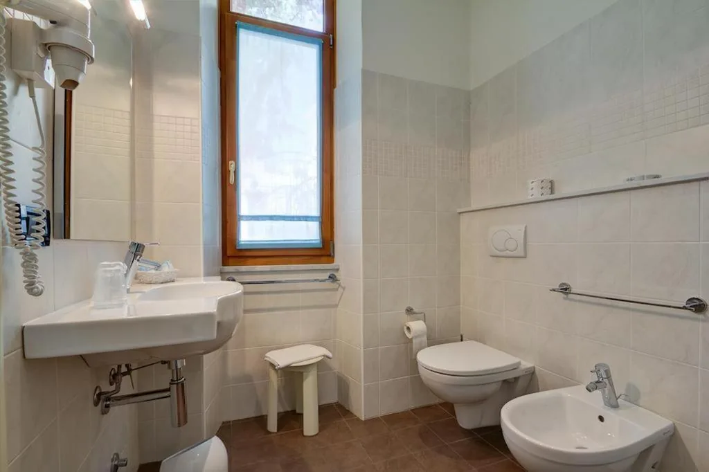 Camera Familiare con Bagno Privato — Hotel Primula