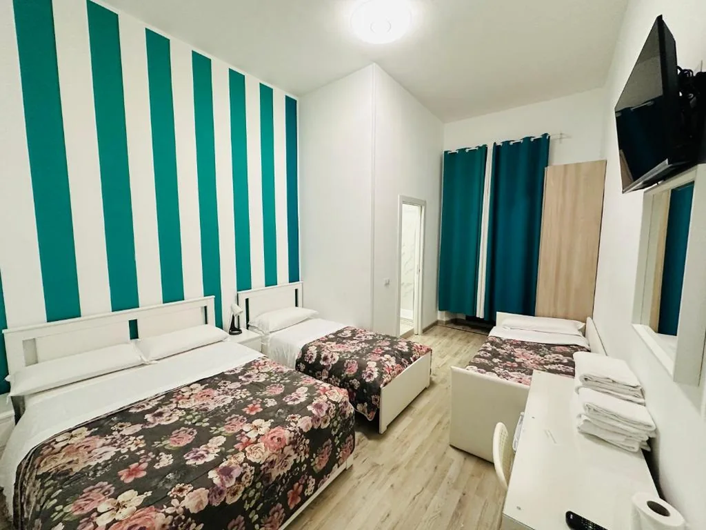 Family Room with Private Bathroom — TERMINI STAR