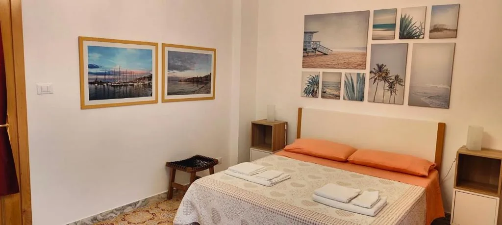 Family Room with Balcony and External Private Bathroom — Gaeta Holidays