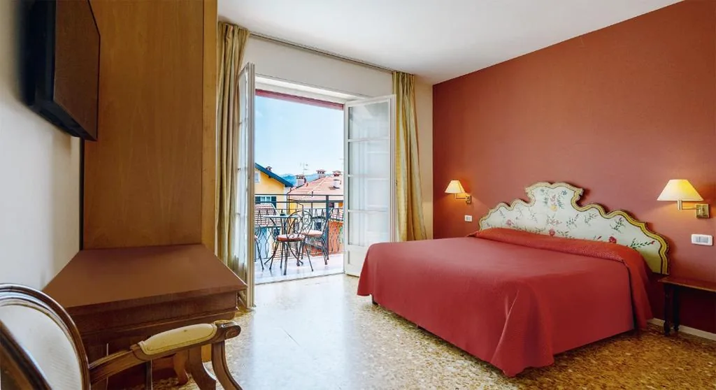 Camera Familiare con Balcone — Residenza dei Fiori